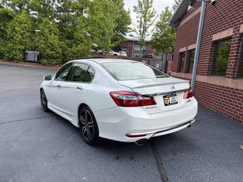 Honda Accord Touring V6 Sedan 6-Spd AT 2017