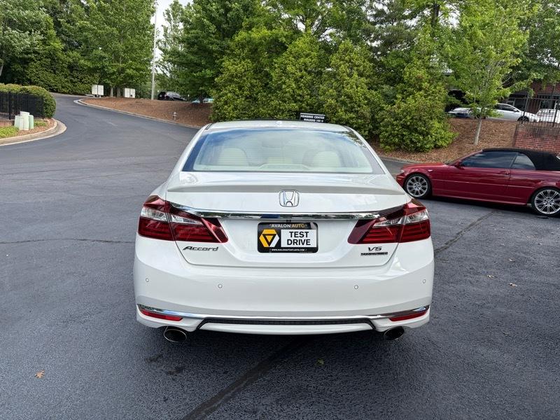 Honda Accord Touring V6 Sedan 6-Spd AT 2017