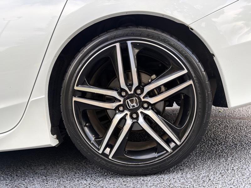 Honda Accord Touring V6 Sedan 6-Spd AT 2017