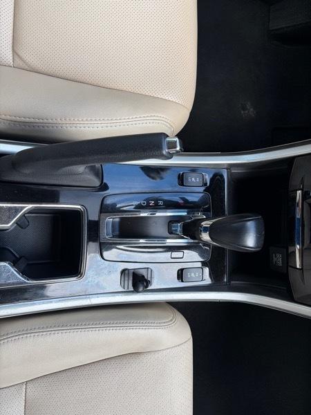 Honda Accord Touring V6 Sedan 6-Spd AT 2017