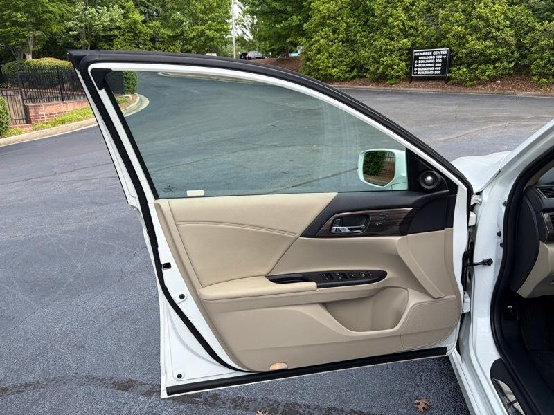 Honda Accord Touring V6 Sedan 6-Spd AT 2017