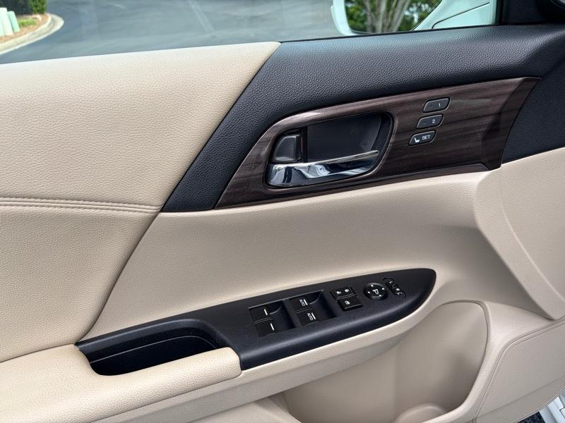 Honda Accord Touring V6 Sedan 6-Spd AT 2017