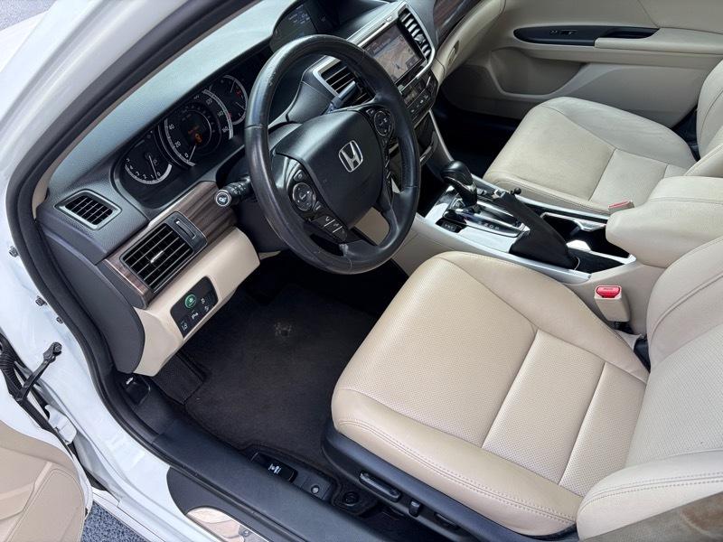 Honda Accord Touring V6 Sedan 6-Spd AT 2017