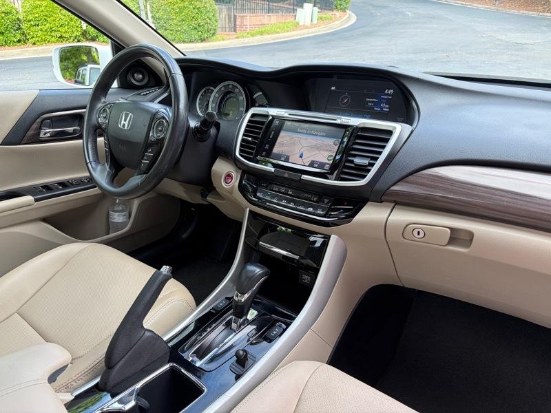 Honda Accord Touring V6 Sedan 6-Spd AT 2017