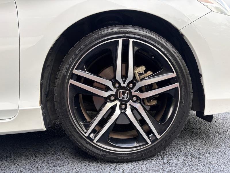 Honda Accord Touring V6 Sedan 6-Spd AT 2017