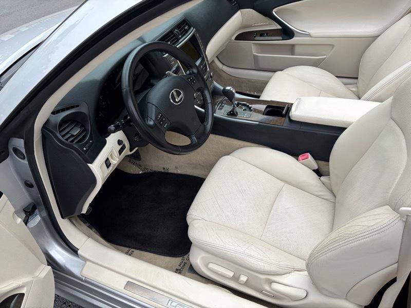 Lexus IS C IS 350C 2010