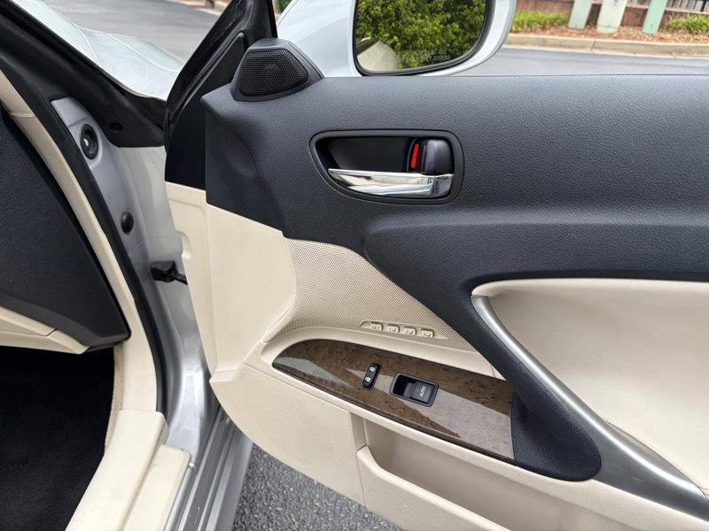 Lexus IS C IS 350C 2010