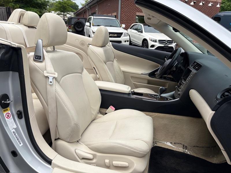 Lexus IS C IS 350C 2010