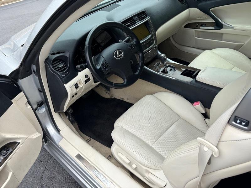 Lexus IS C IS 350C 2010