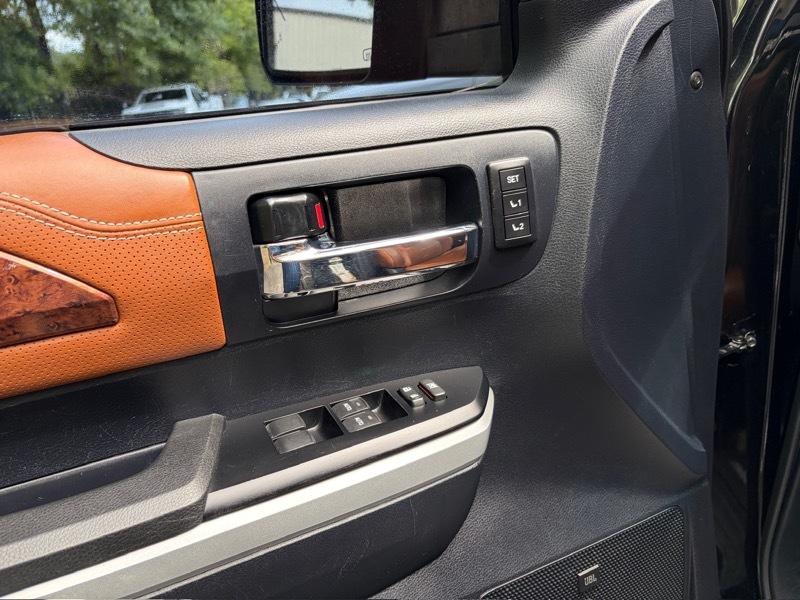 Toyota Tundra  2014