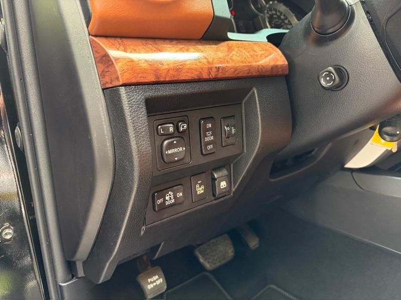 Toyota Tundra  2014