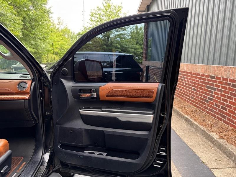 Toyota Tundra  2014