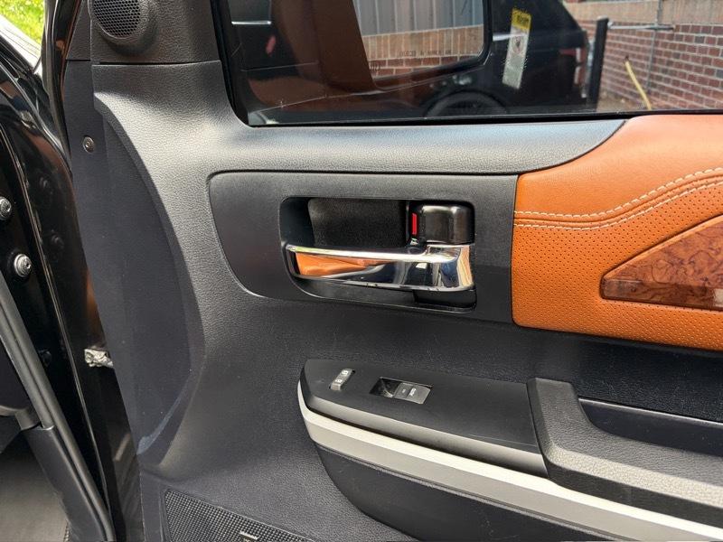 Toyota Tundra  2014