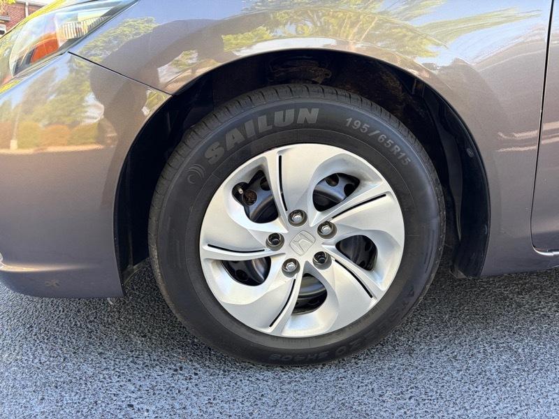 Honda Civic LX Sedan 5-Speed AT 2013