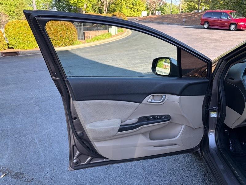 Honda Civic LX Sedan 5-Speed AT 2013