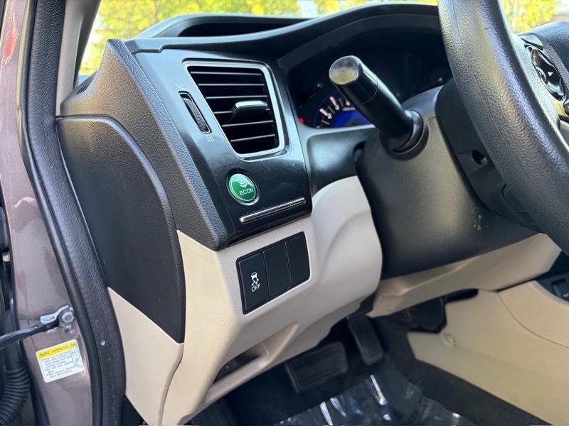 Honda Civic LX Sedan 5-Speed AT 2013