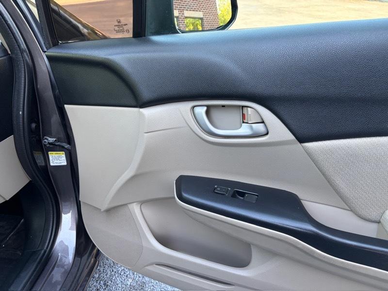 Honda Civic LX Sedan 5-Speed AT 2013