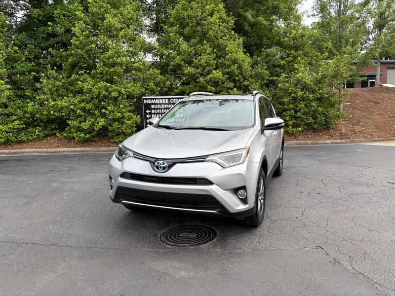 Toyota RAV4 Hybrid XLE 2016