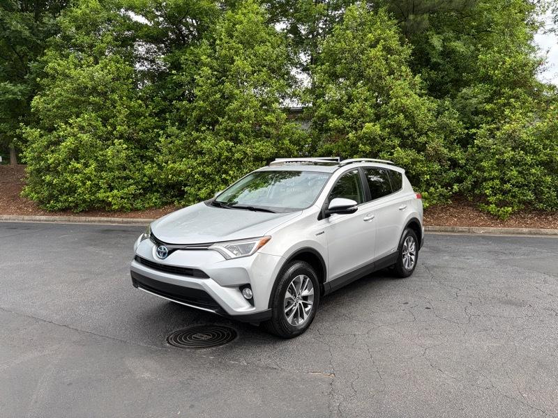 Toyota RAV4 Hybrid XLE 2016