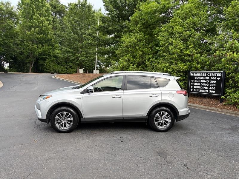 Toyota RAV4 Hybrid XLE 2016
