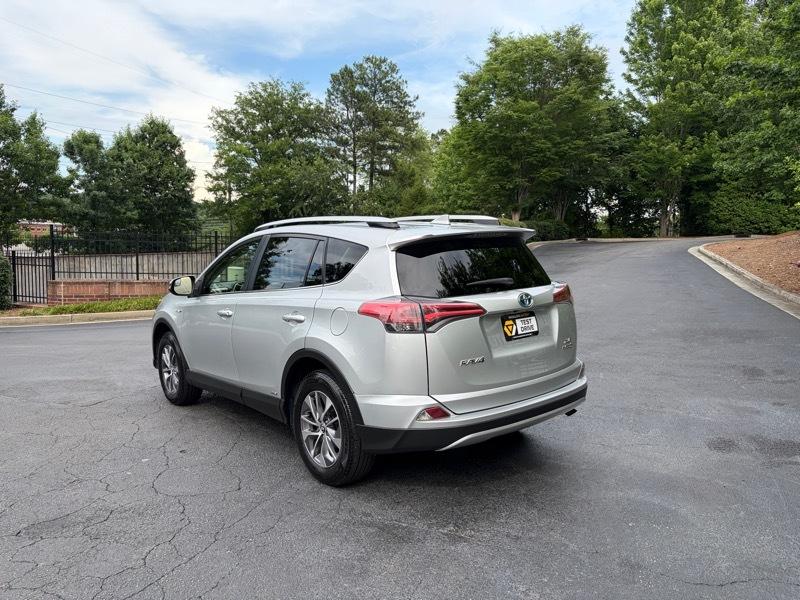 Toyota RAV4 Hybrid XLE 2016