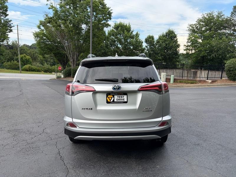 Toyota RAV4 Hybrid XLE 2016