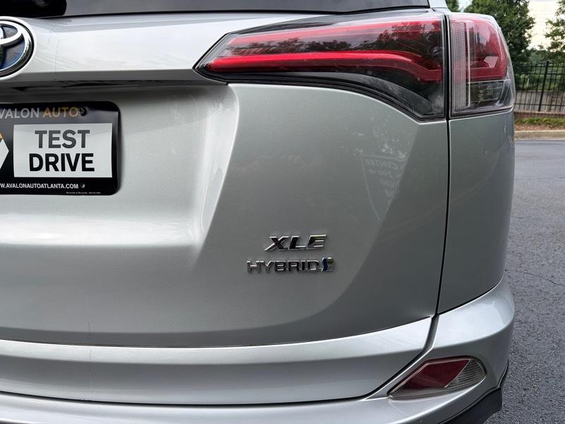 Toyota RAV4 Hybrid XLE 2016