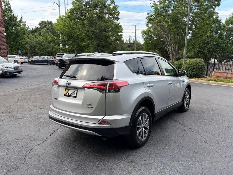 Toyota RAV4 Hybrid XLE 2016