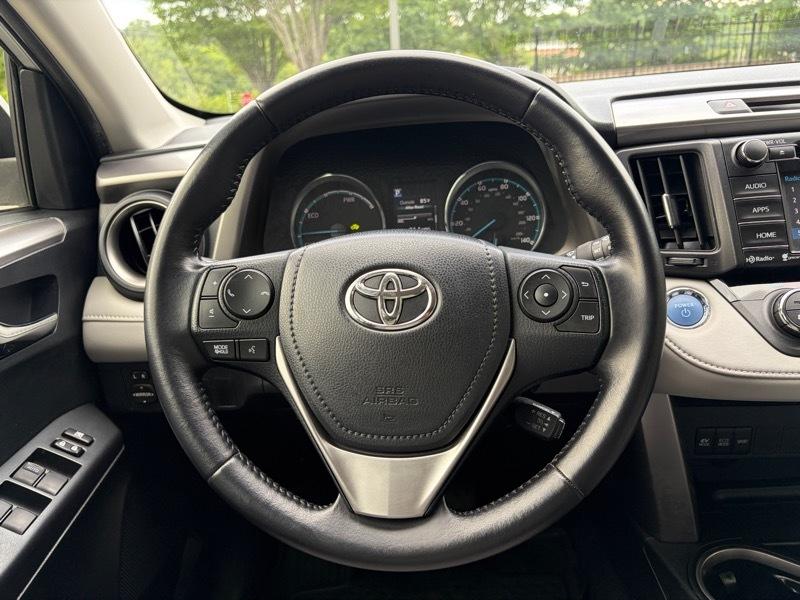 Toyota RAV4 Hybrid XLE 2016