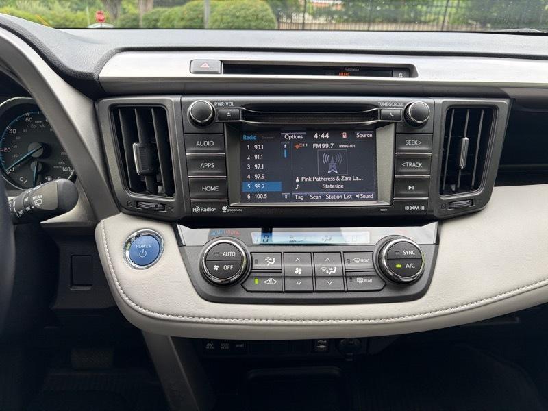 Toyota RAV4 Hybrid XLE 2016