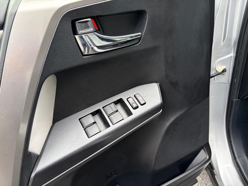 Toyota RAV4 Hybrid XLE 2016