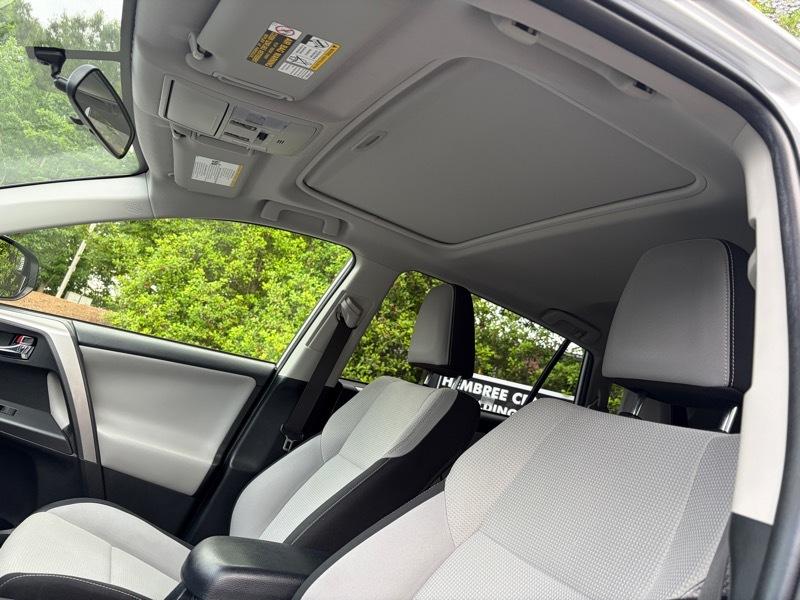 Toyota RAV4 Hybrid XLE 2016