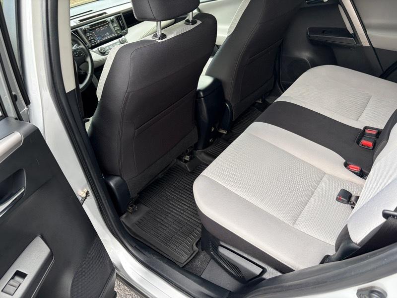 Toyota RAV4 Hybrid XLE 2016