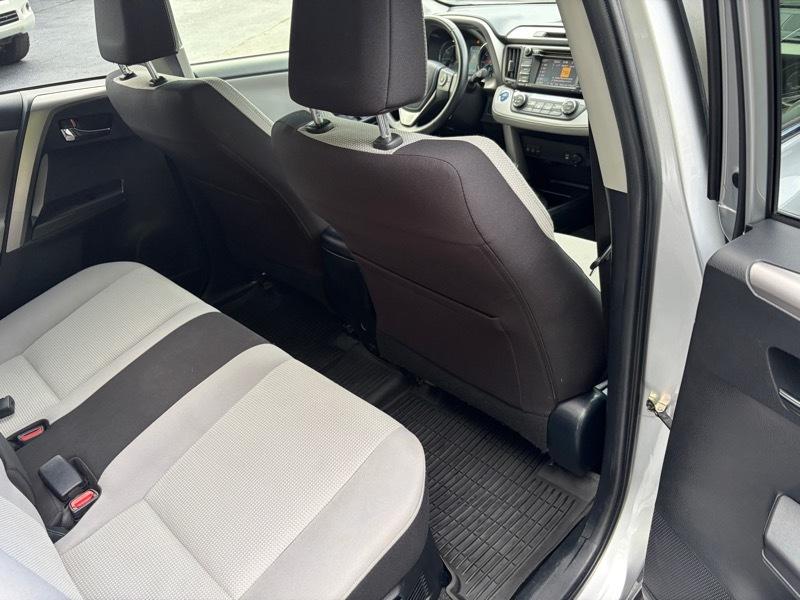 Toyota RAV4 Hybrid XLE 2016