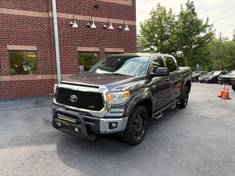 Toyota Tundra  2016
