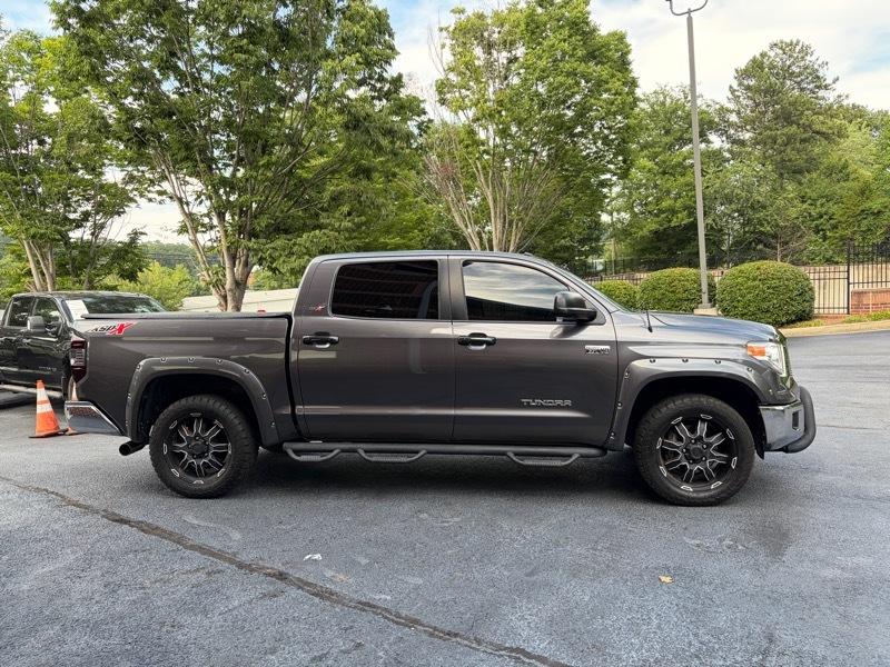 Toyota Tundra  2016