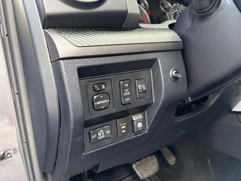 Toyota Tundra  2016