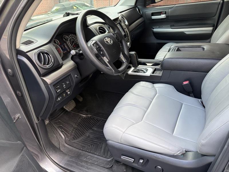 Toyota Tundra  2016