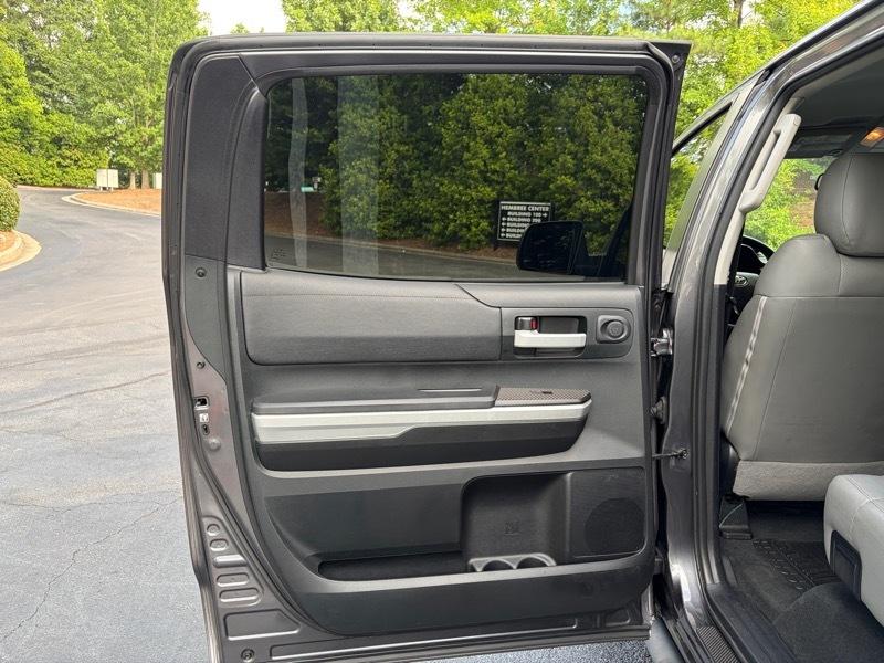 Toyota Tundra  2016