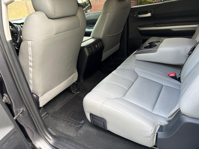 Toyota Tundra  2016