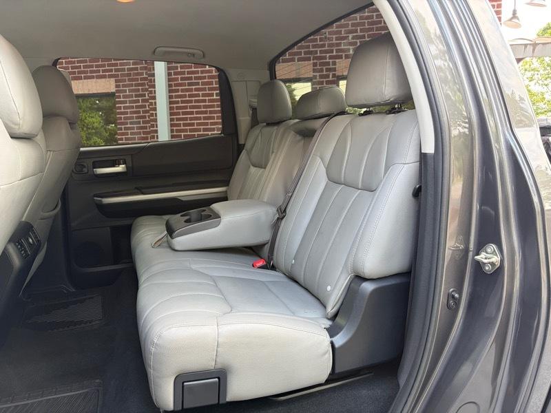 Toyota Tundra  2016
