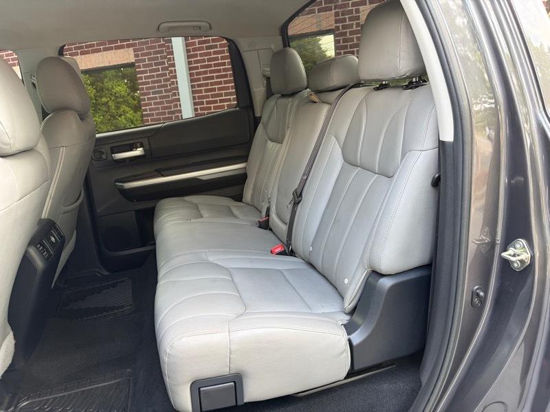 Toyota Tundra  2016