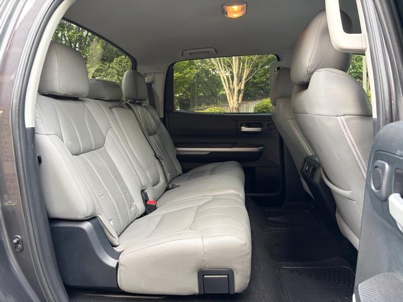 Toyota Tundra  2016