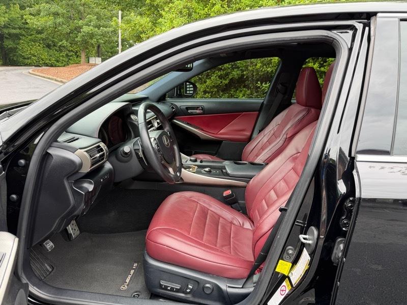 Lexus IS 200t 2016