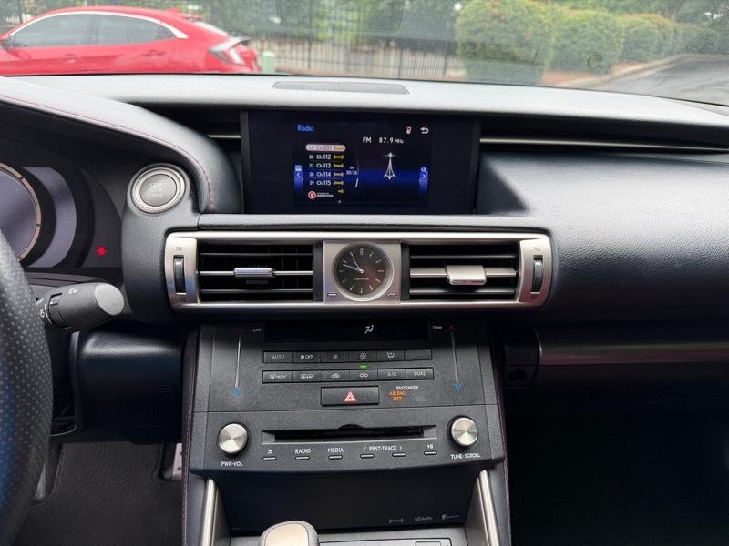 Lexus IS 200t 2016