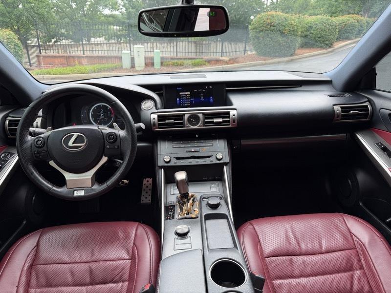 Lexus IS 200t 2016