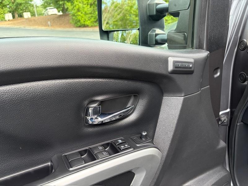 Nissan Titan XD SL 4WD Diesel 2016