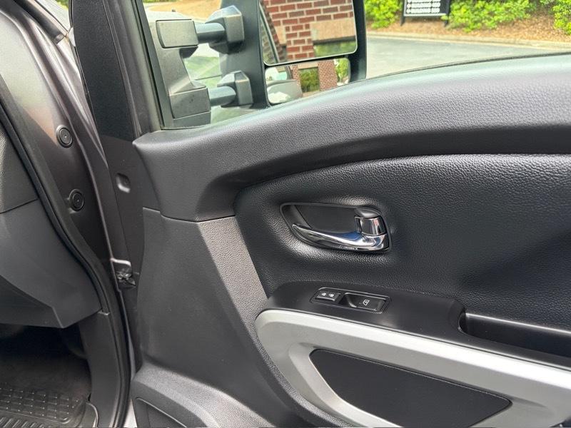 Nissan Titan XD SL 4WD Diesel 2016