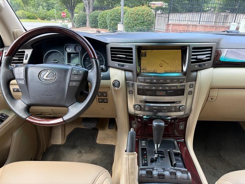 Lexus LX 570 Sport Utility 2011