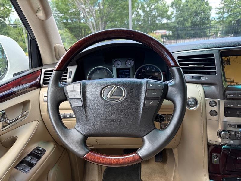 Lexus LX 570 Sport Utility 2011